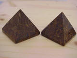 Bronzit Pyramide